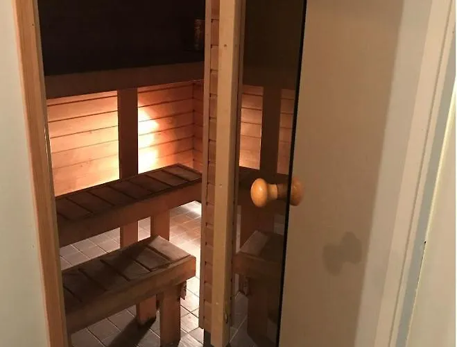 Appartamento Unique & Spacious 2 Bedroom With Sauna Pärnu